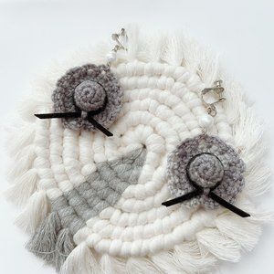 NWT Handmade Straw Hat Pearl Statement Earrings